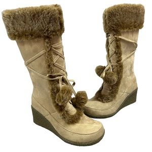 SO - Suede - Cream & Tan Lace Up Faux Fur Winter Boots - Size 7.5